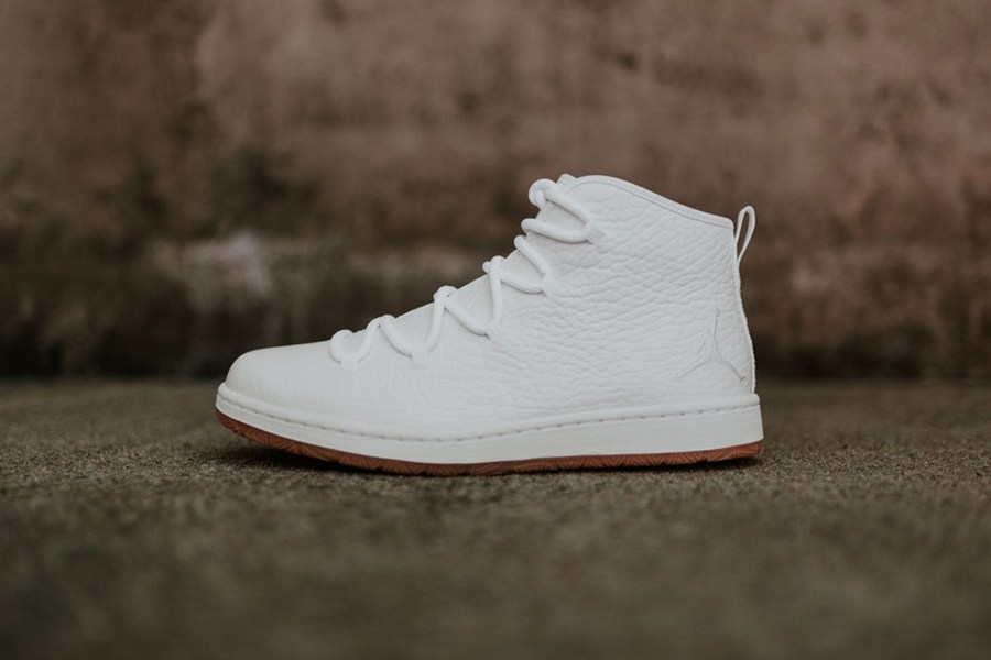 Jordan Galaxy 再推出純色鞋款 All-White 鞋身塑造簡約的潮流感!