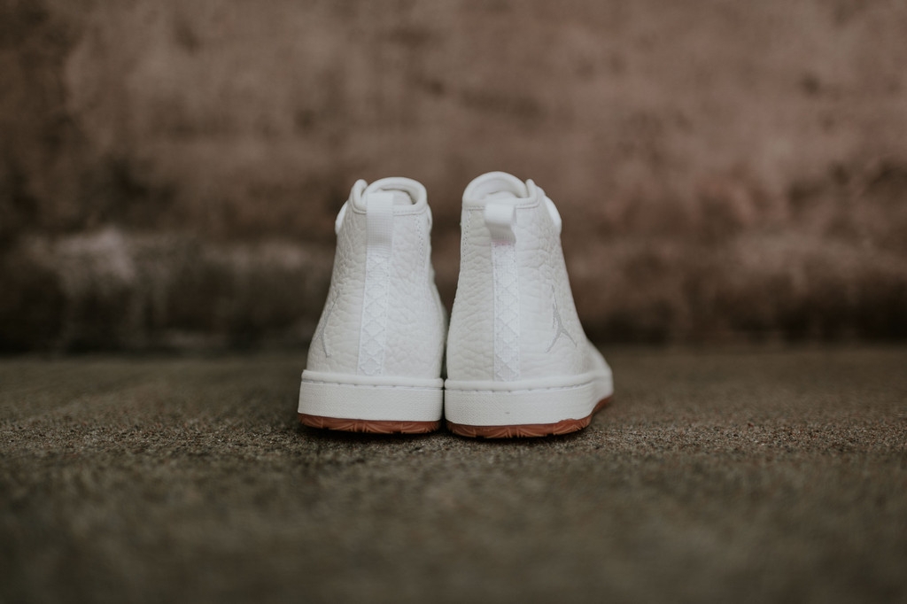 Jordan Galaxy 再推出純色鞋款 All-White 鞋身塑造簡約的潮流感!
