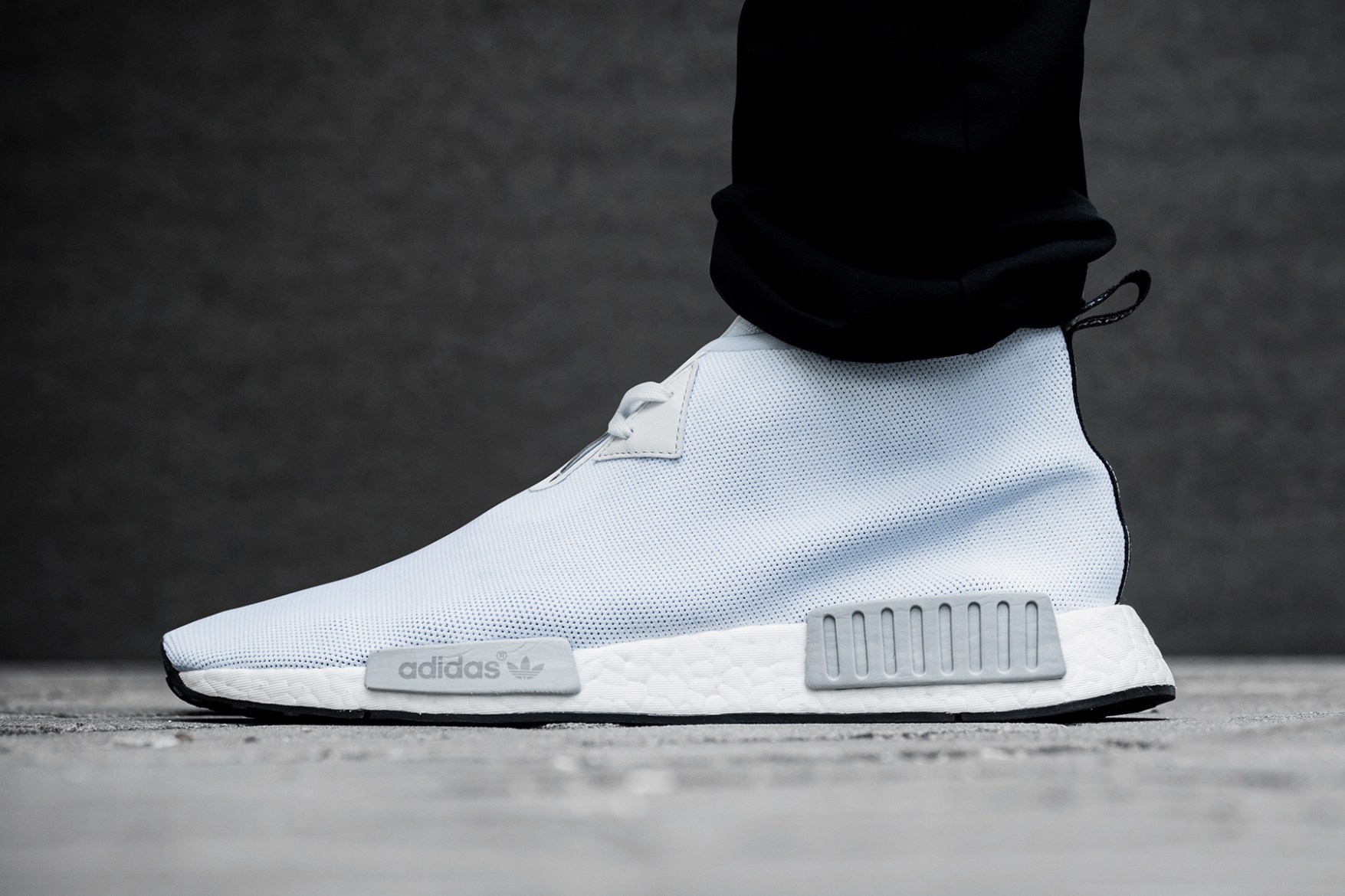 adidas Originals NMD Chukka 最新透氣系列 網友:全白還是 OG 配色好難選啊!