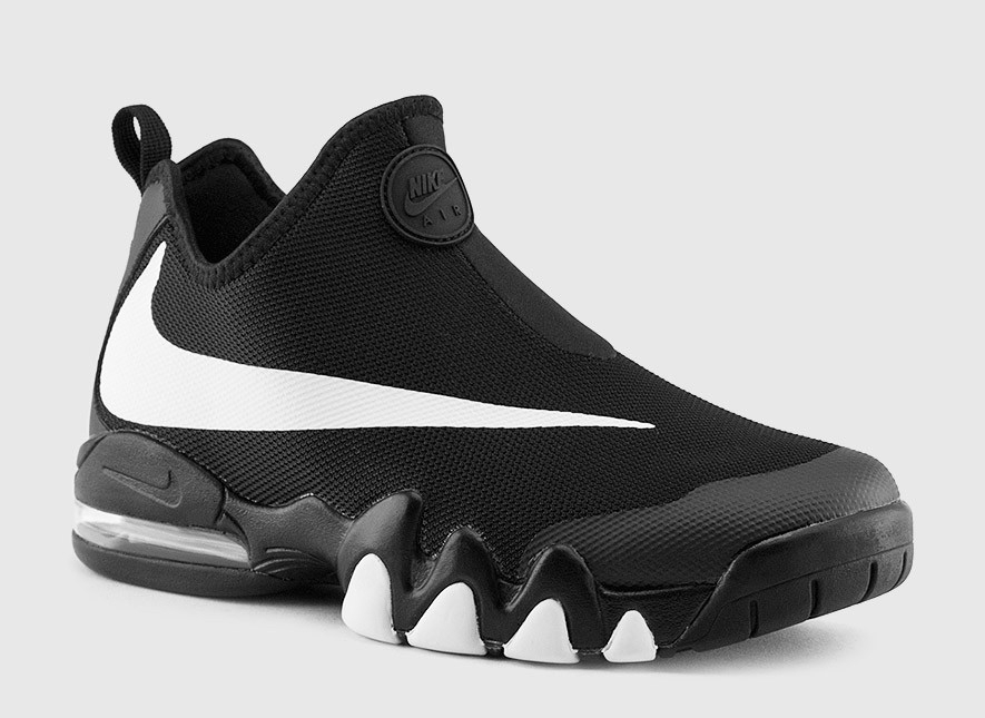 意外的巧合?! Yeezy Boost 350 與 Nike Big Swoosh 鞋款比一比