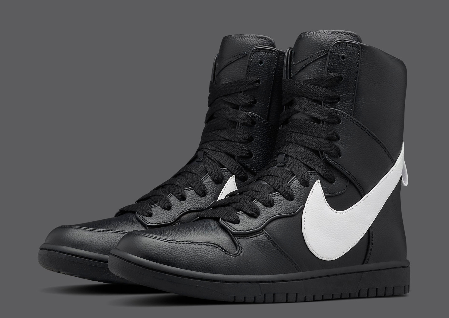 意外的巧合?! Yeezy Boost 350 與 Nike Big Swoosh 鞋款比一比