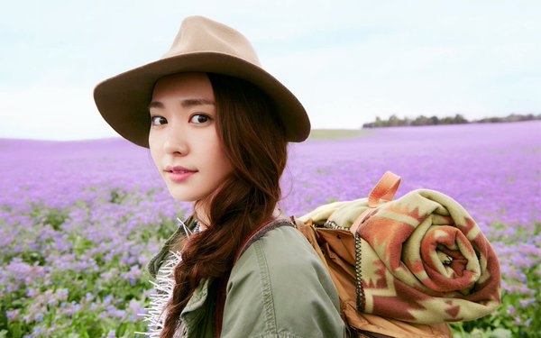 新垣結衣在花海中拍攝廣告 美到讓網友融化!