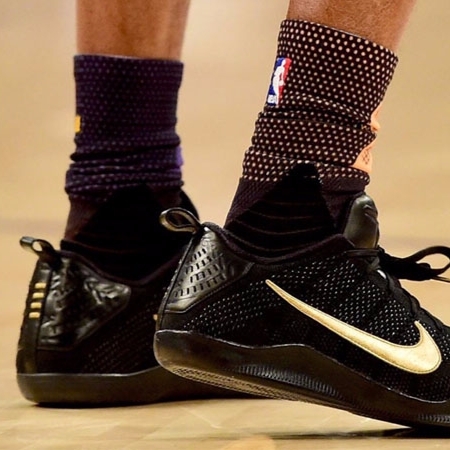 永遠的紀念意義！回顧 NBA 巨星在謝幕之戰所穿的經典戰靴！