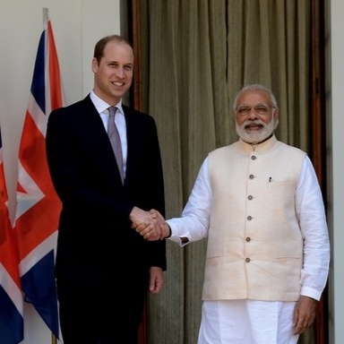 東方人握力都那麼強？威廉王子與印度總理照片意外被瘋傳！