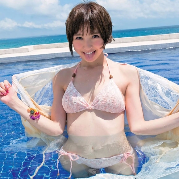 篠田麻里子 30 歲再拚事業高峰　推出全新泳裝性感寫真！