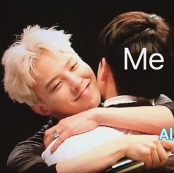 G-Dragon 日本見面會狂送福利 主動熊抱粉絲引起全場尖叫!