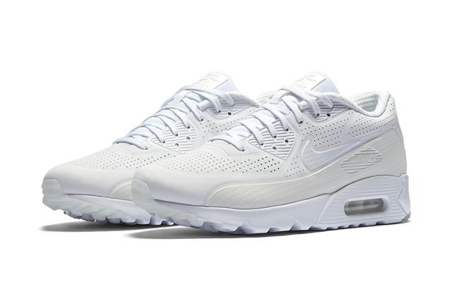 今夏 NIKE 最新球鞋款曝光！經典不敗的純白融合傳統展現夏日造型