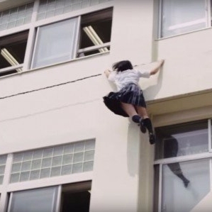徒手爬進 3 樓教室的爆紅日本女高中生　其實是一位正港的攀岩高手！