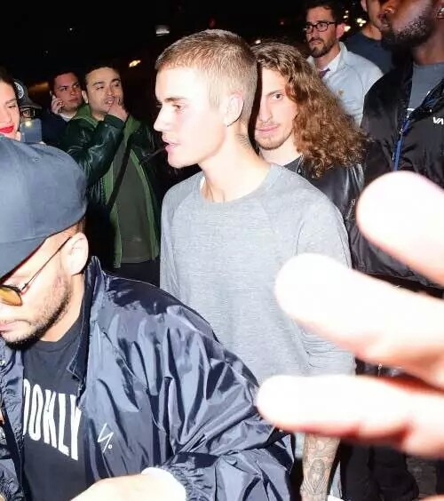 小賈斯汀宣告：再也不跟路上粉絲合照　我並沒有欠你們！