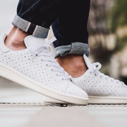 Stan Smith 新聯名、新配色、新材質出不停，看來它還得繼續火一會兒