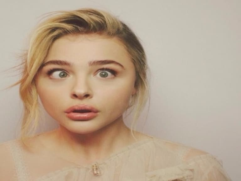 想要迷倒 Brooklyn Beckham?學學 19 歲 Chloe Moretz 的符合年齡的甜美穿搭