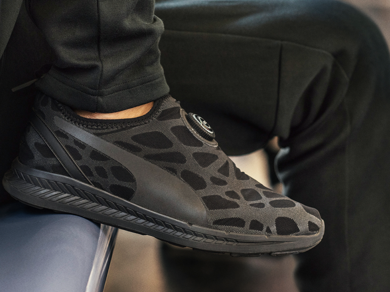 蕾哈娜 帥性演繹全新 PUMA Disc Sleeve IGNITE  加入強烈街頭潮流元素   時尚節奏  一旋即發