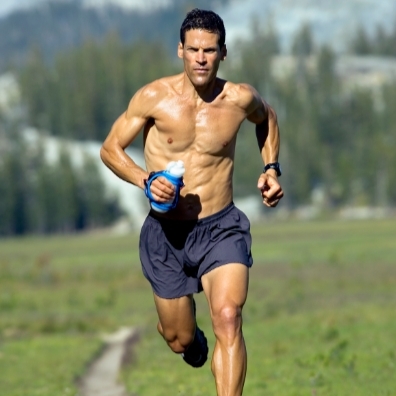 超強人類？53 歲男子可以跑上 563 公里　逾 80 個小時過程完全不停下！