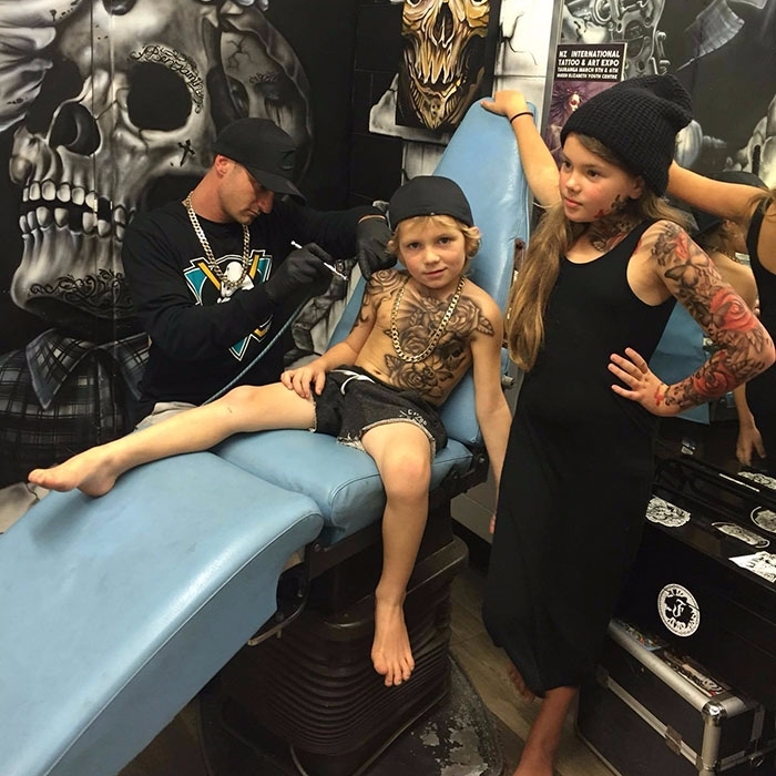 這名刺青師幫病童製作暫時性「紋身」　讓這些小孩愛到捨不得洗掉！