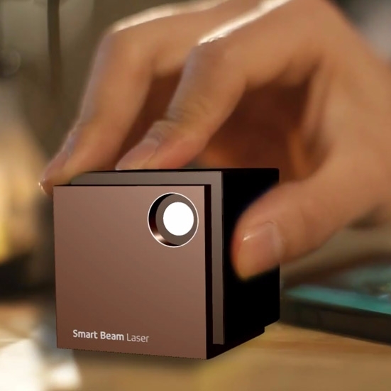 韓國發佈世界上最小型投影機！拿 iPhone 看＿片不是夢