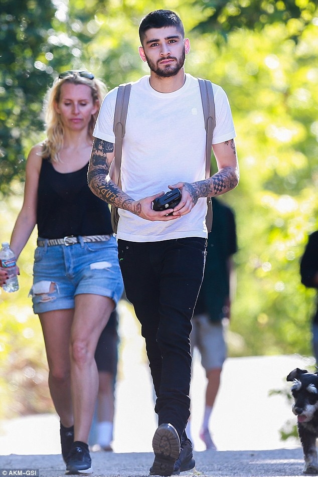 分手潮？贊恩與吉吉哈蒂德已分手　交往 7 個月後破局！