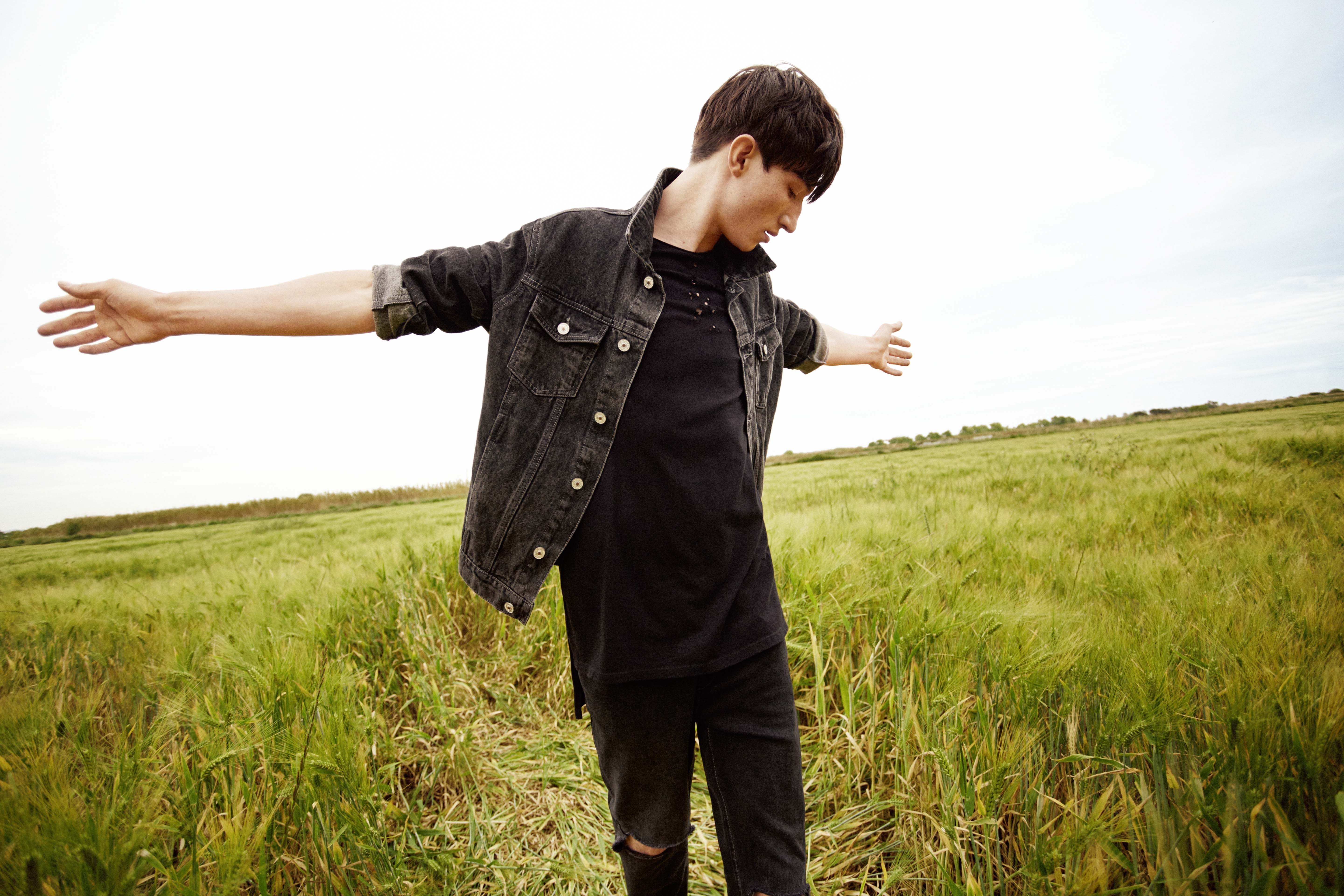 BERSHKA 樂 FUN 夏日的搖滾時尚 一起在音樂裡HIGH!