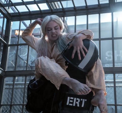 《自殺突擊隊》曝光最新「小丑女」預告　電影分級確定非限制級！