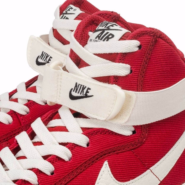 Nike Air Force 1 High Canvas 紅色款　成為夏天亮眼的腳上搭配！