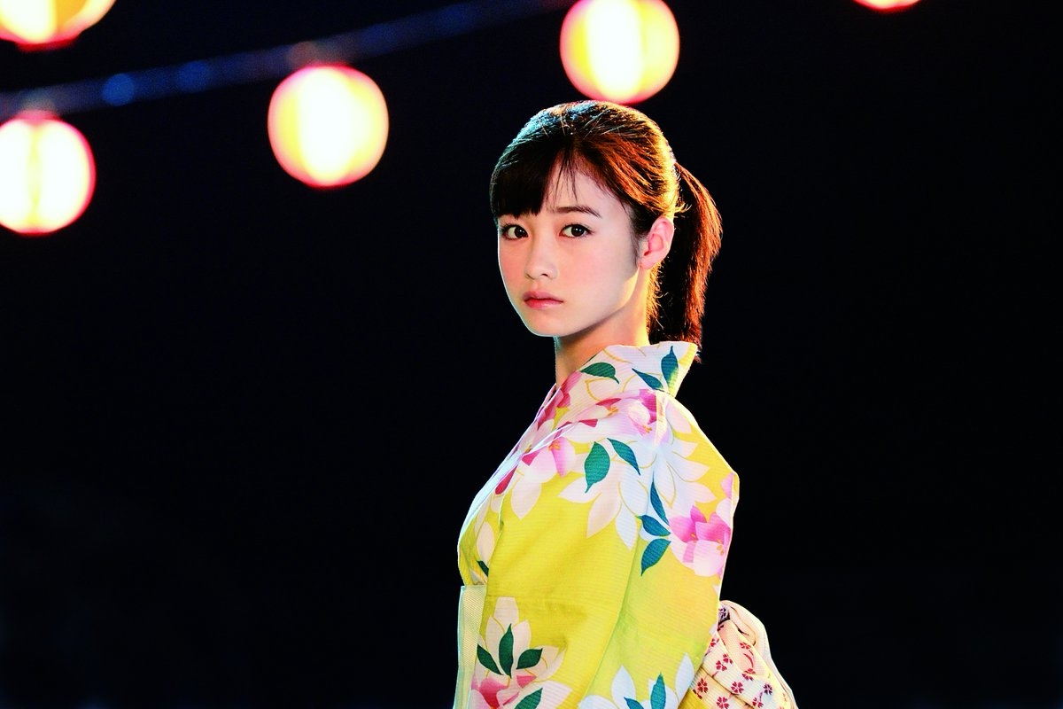 17 歲「天使偶像」橋本環奈披上白紗 大量網友瘋狂求婚!