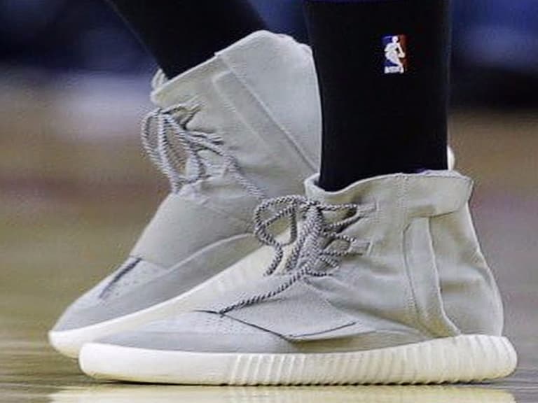 人人都是 Nick Young ！以後打 2K17 可以穿 Yeezy Boost 上場啦