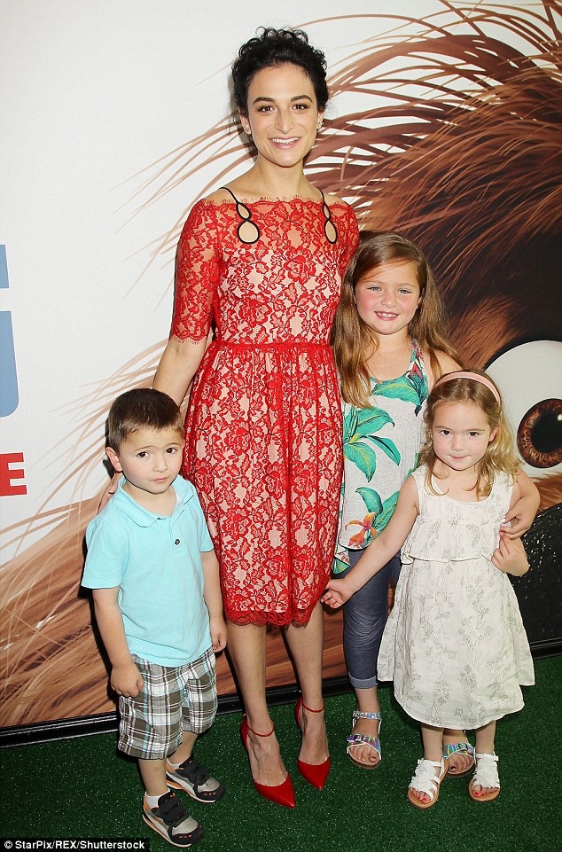 「美國隊長」克里斯伊凡首度公開曬出新女友　一同亮相證實戀情成真！