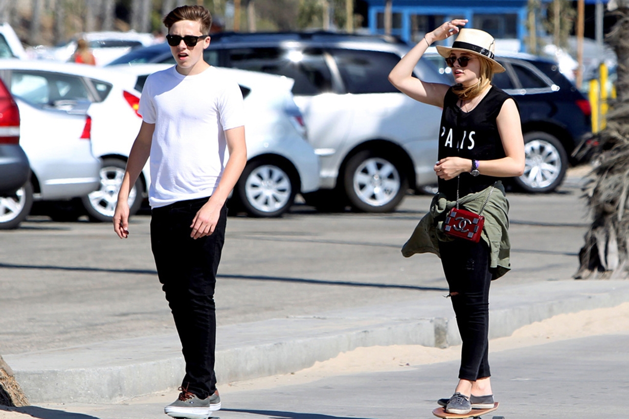 想擁有 Brooklyn Beckham 這樣的帥男友，就先做一個如 Chloë Grace Moretz 般吸引的女生吧！