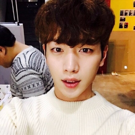 【泡菜妹瘋什麼】 韓妞票選「最哈男星髮型 Top 6」！　網友：第 3 個好涼爽