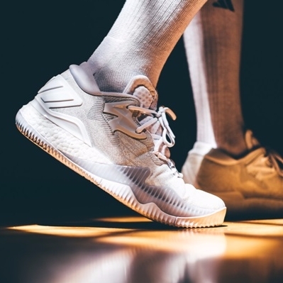 外型、機能一次兼顧！adidas 低筒戰靴 Crazylight 2016 系列搶眼亮相