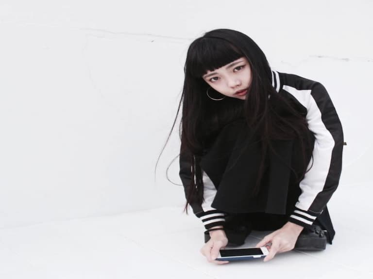 【潮妹一週間】酷酷美少女李柔　教妳怎麼穿出「非黑即白」的甜美風格！