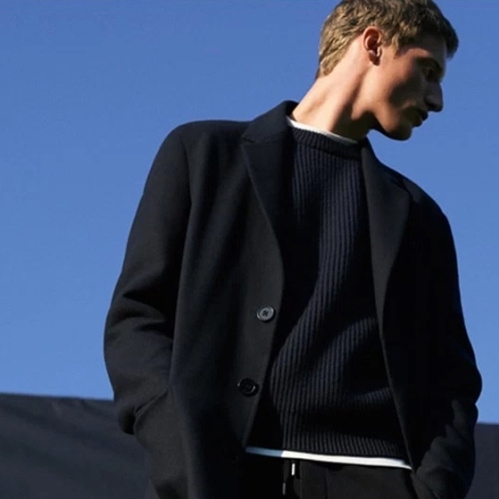 前愛馬仕創意總監參戰！Uniqlo 全新秋冬系列「Uniqlo U」造型搶先釋出