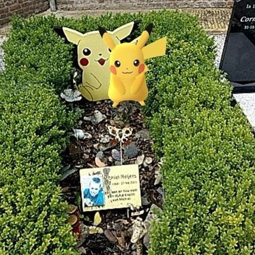 《Pokemon GO》玩家的感動遭遇　他在一位非常喜愛皮卡丘的弟弟墓前發現...