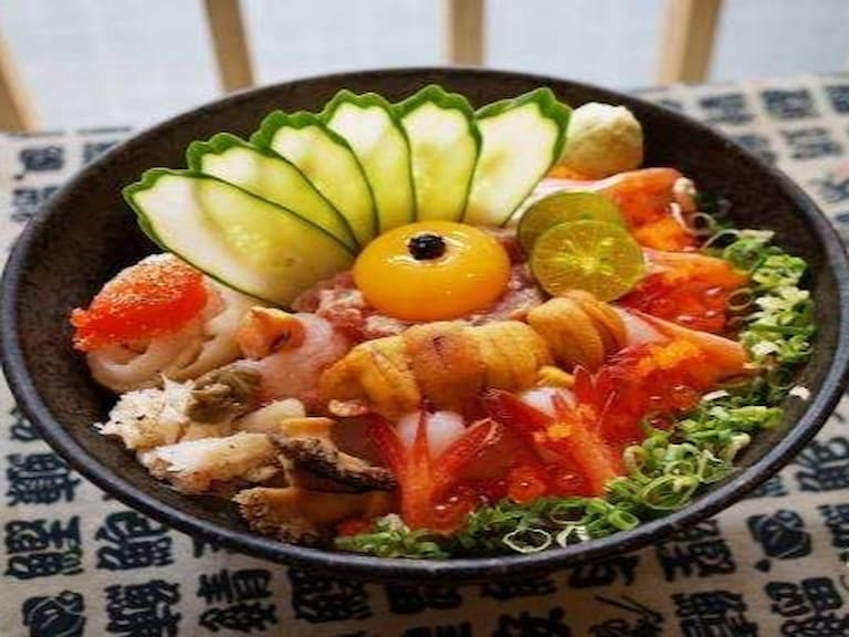 夏天最棒的滋味!生魚片丼飯南北大功略