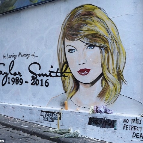 泰勒絲被 KUSO 成大型街頭塗鴉　引起路人「悼念」昔日小天后已消失...