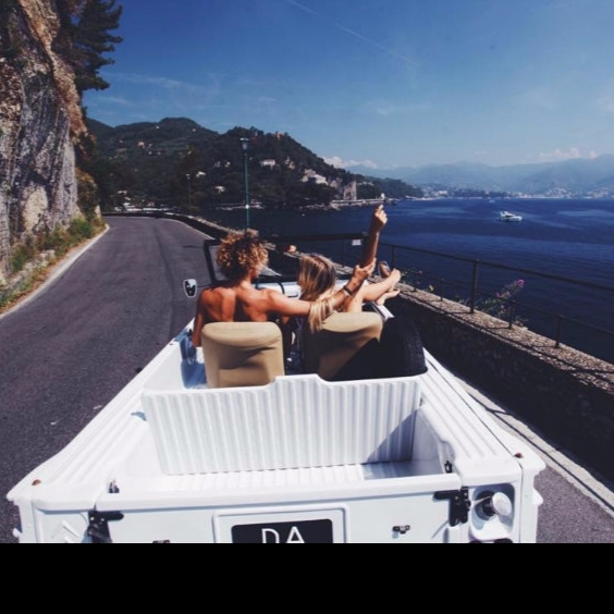 放閃照就應該要這樣拍，跟著他們到世界各地拍下充滿美麗浪漫的一刻！