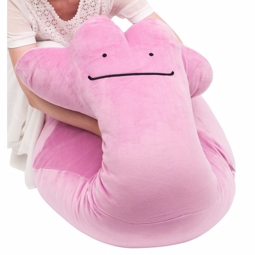 《Pokemon GO》風潮！日本推出「百變怪」大型抱枕　隨你蹂躪超療癒！