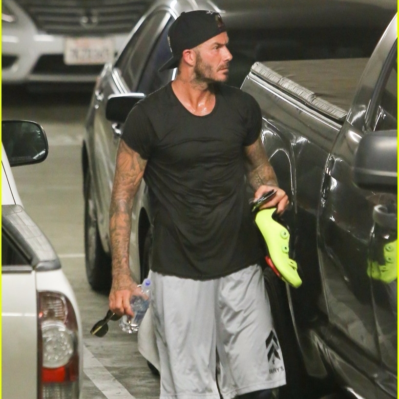 貝克漢著用最新潮鞋給你看　最帥男人腳上這一雙 adidas 鞋款是...