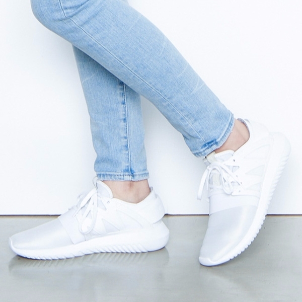 白到不行！adidas Originals 與超模梨花再度推出夏季時髦白鞋