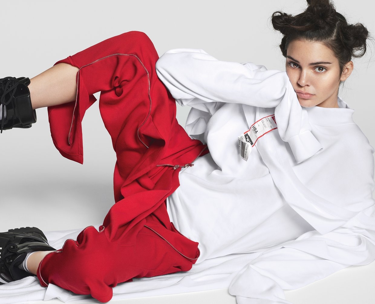 Kendall Jenner 拿下《Vogue》重量級「九月號」封面　開心到飆出髒話！