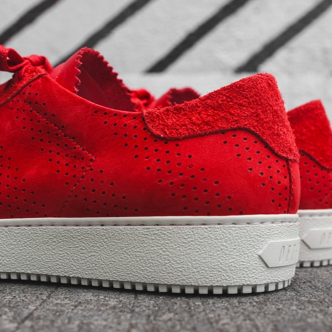 經典條紋不退流行！OFF-WHITE 夏季新鞋釋出 