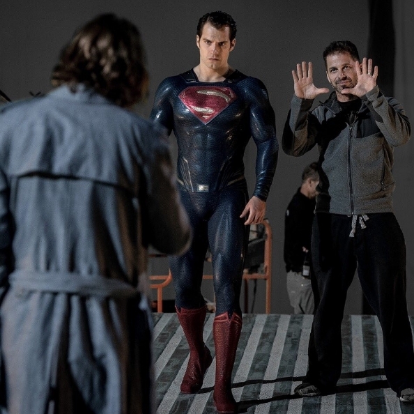 《正義聯盟》超人將換上「黑衣」？亨利卡維爾暗示穿新戰袍回歸！