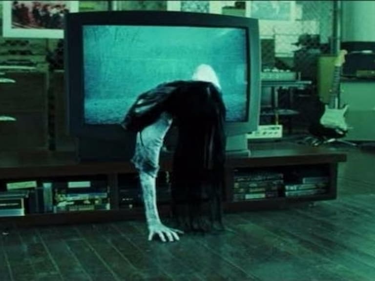 美版午夜凶鈴《Rings》預告片上線！「她」再度從電視爬出超經典！