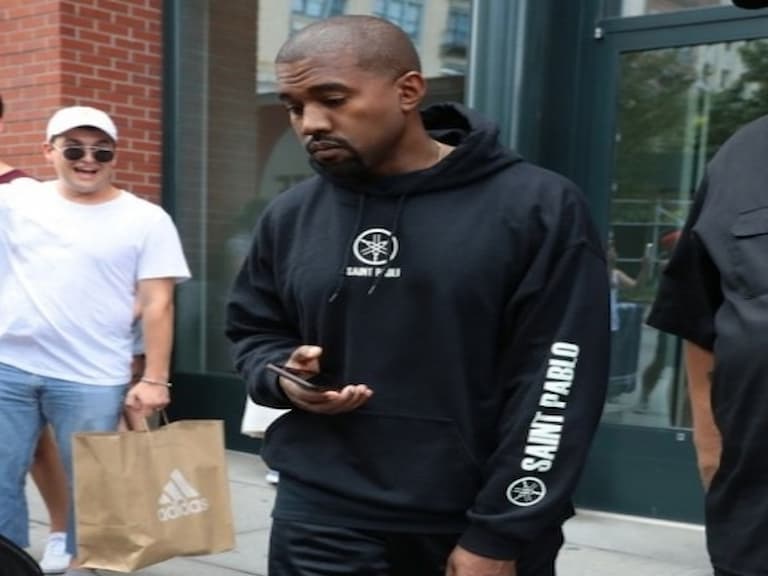 肯爺穿上最新  Yeezy Boost 350 出現紐約！