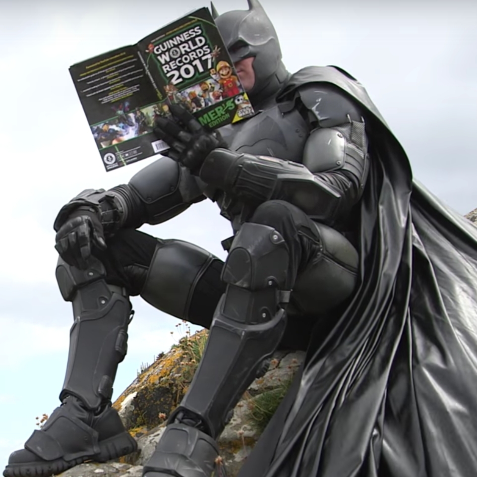 蝙蝠俠粉絲打造真實版蝙蝠裝　打破金氏世界紀錄！