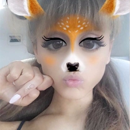 閨蜜紋身潮！Ariana Grande 在 Snapchat 展示新紋身，其中一個竟是 BFF 的名字？！