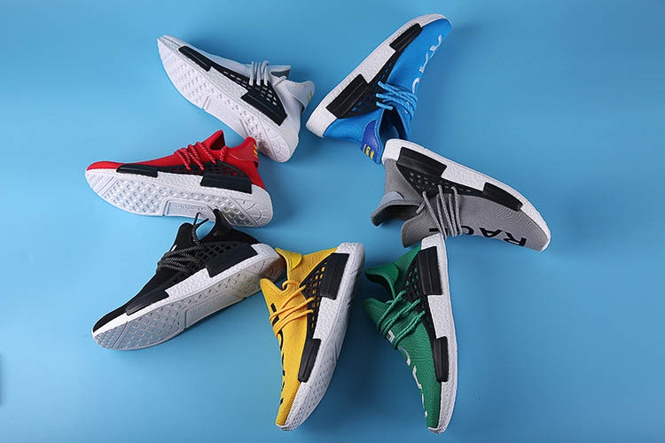 矚目潮鞋！菲董再曝光 adidas NMD Human Race 全新「清新淡藍」配色！
