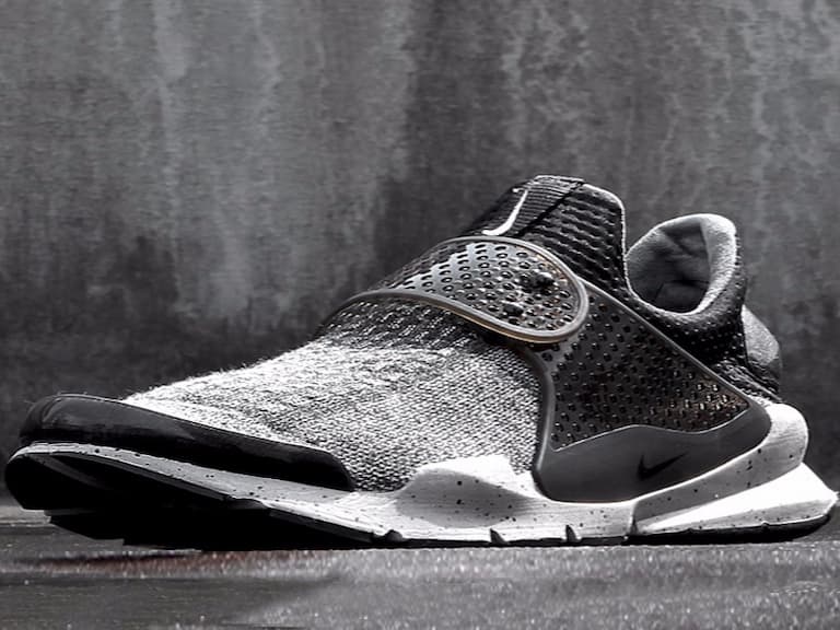 黑灰配色絕對要入手，Nike Sock Dart 秋冬 Premium 版本曝光！