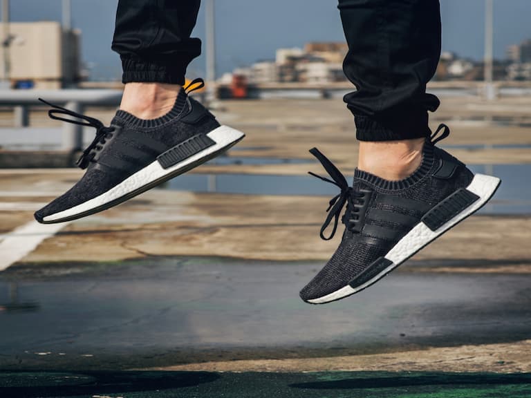 熊熊黑魂一舉點燃球鞋慾火！adidas Originals NMD_CS1 PK & NMD_R1 PK 前衛新作上市發佈