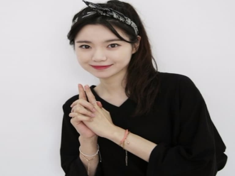 一件小配件竟能瞬間為造型大加分？它就是日本女生與歐美時尚達人熱捧的領巾！