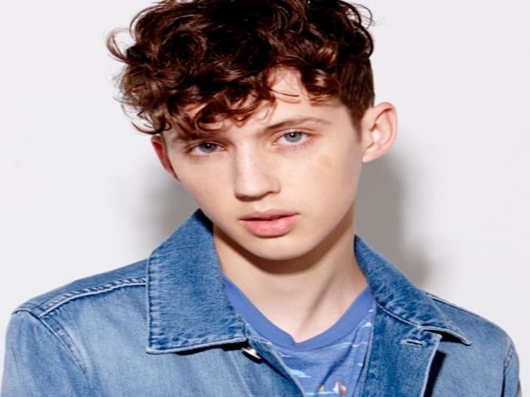 Troye Sivan 坦承被啟發「勇敢出櫃」念頭 源自於偶像麥莉希拉!